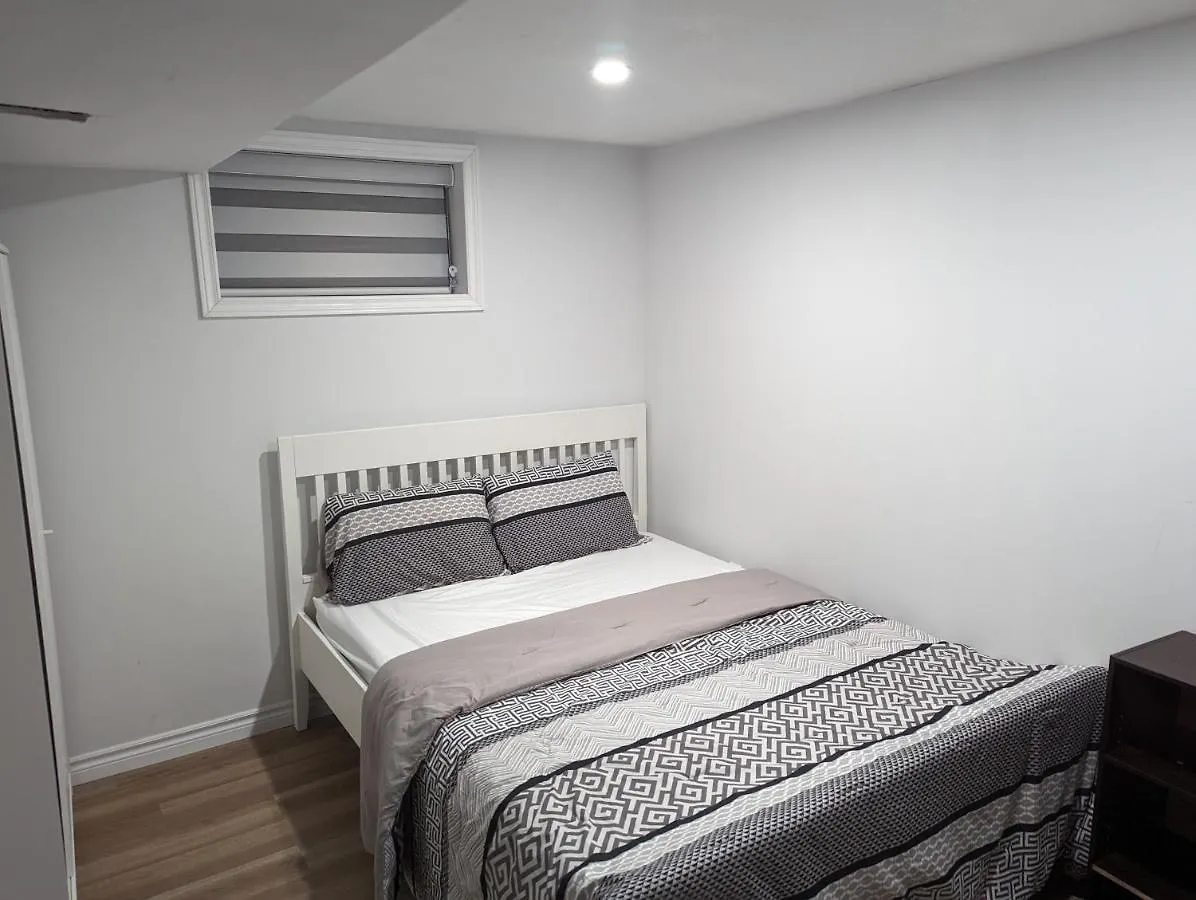 Guest house House Of Pleasantness Hotel Hamilton Canada